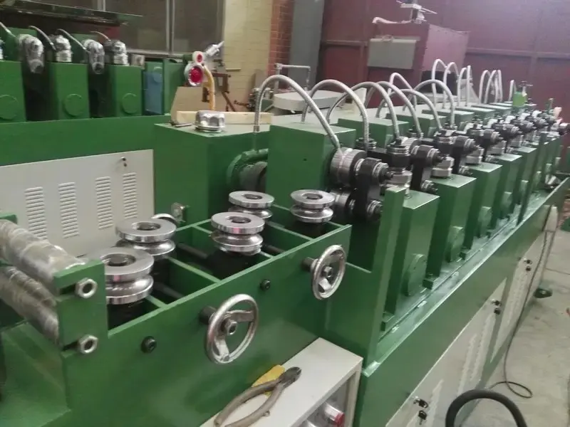 Fonctionnement et avantages de configuration du système de pressage de moulin à roulettes