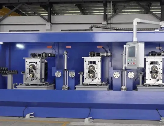 Quels matériaux sont principalement traités par Two High Rolling Machine